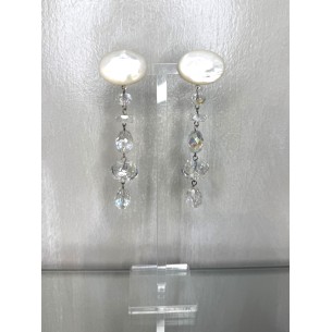 Boucles d'oreilles pendantes en nacre et cristal Eliane