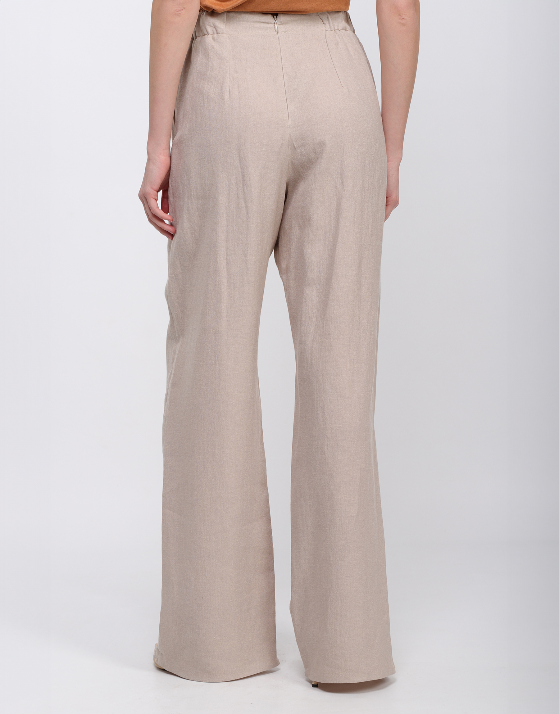 High-waisted pleated trousers in cotton and viscose putty