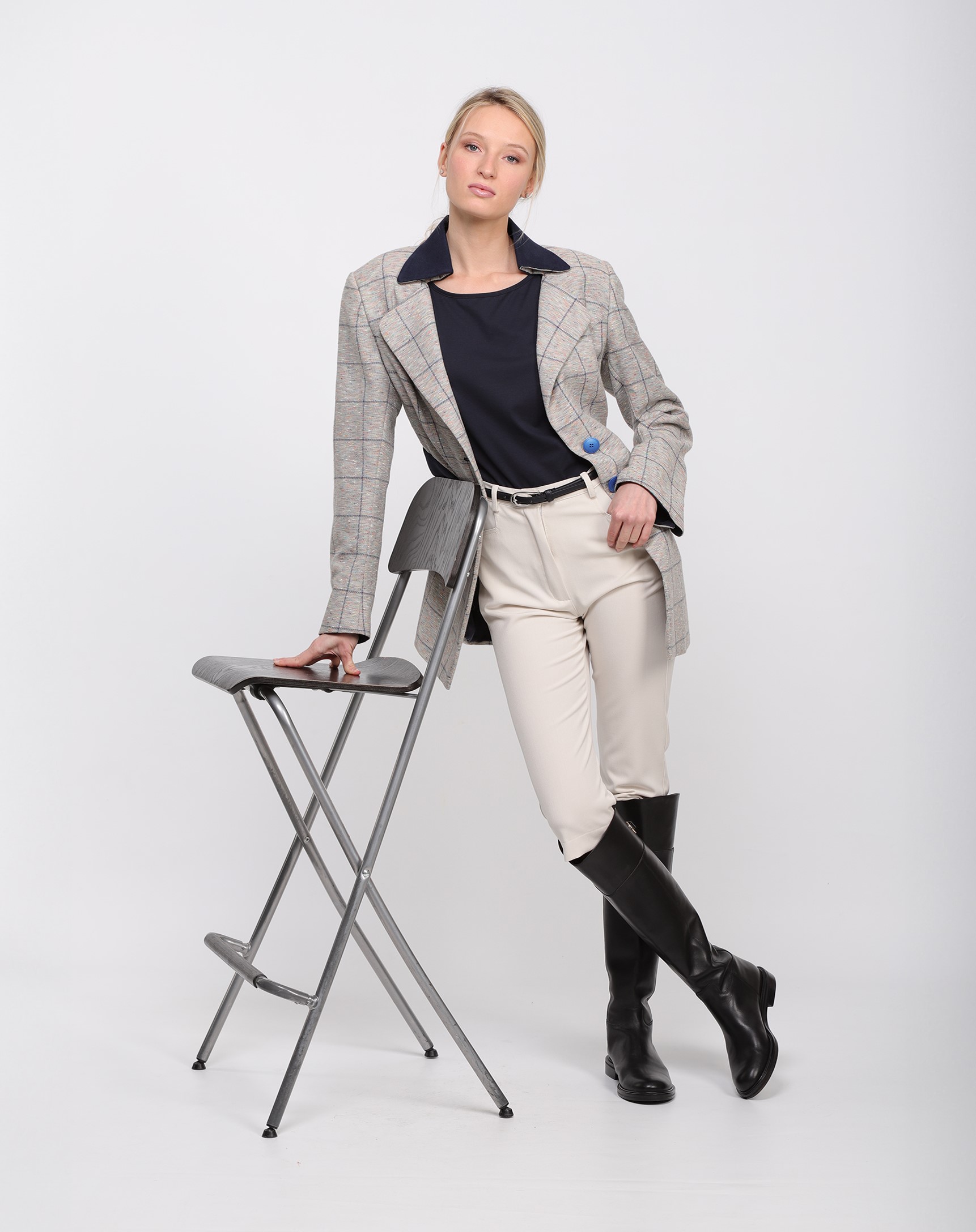 Long fitted jacket in gray blue checkered fabric in pastel tones