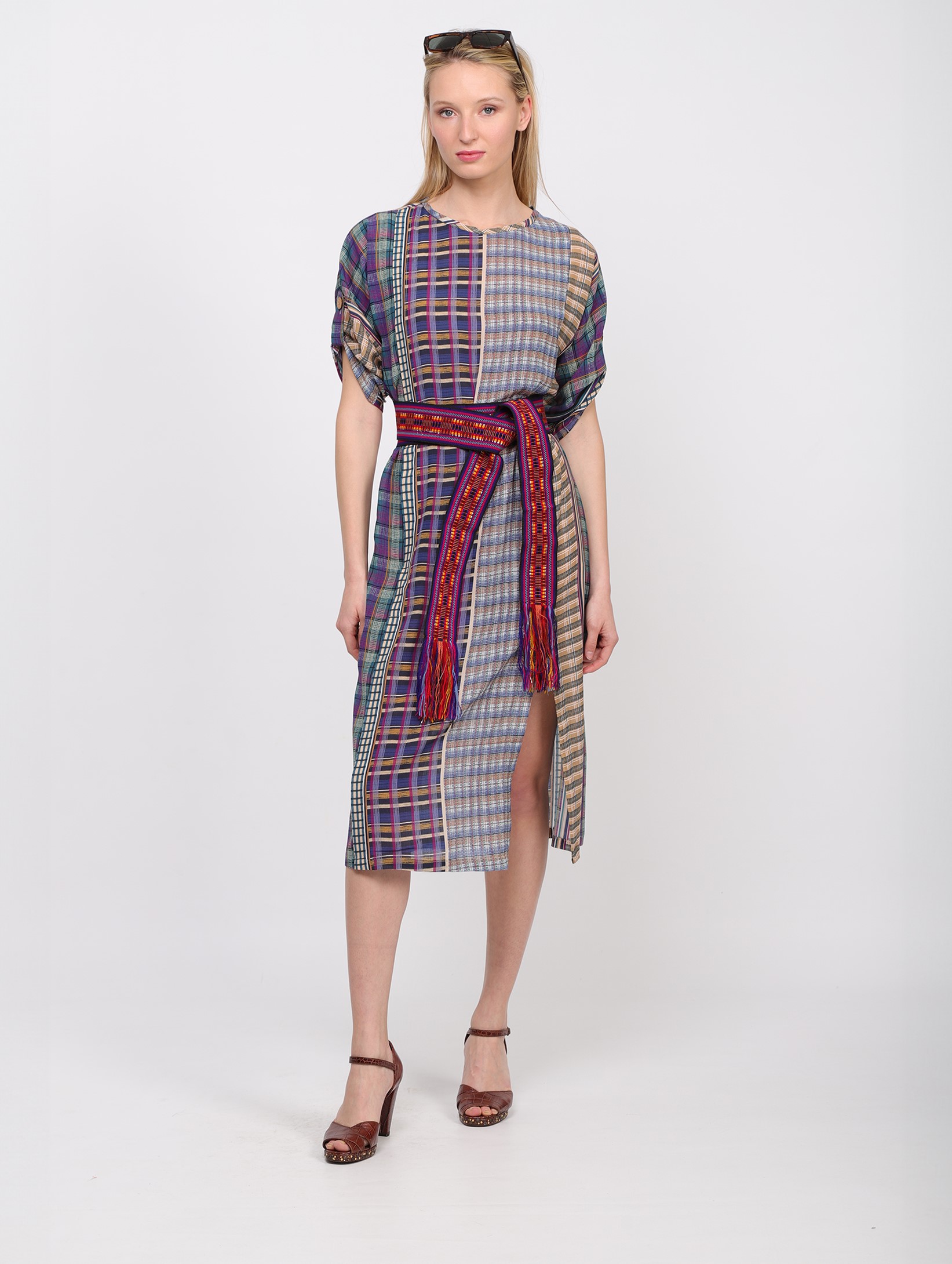 Flowing straight dress in patchwork madras printed viscose in shades of blue