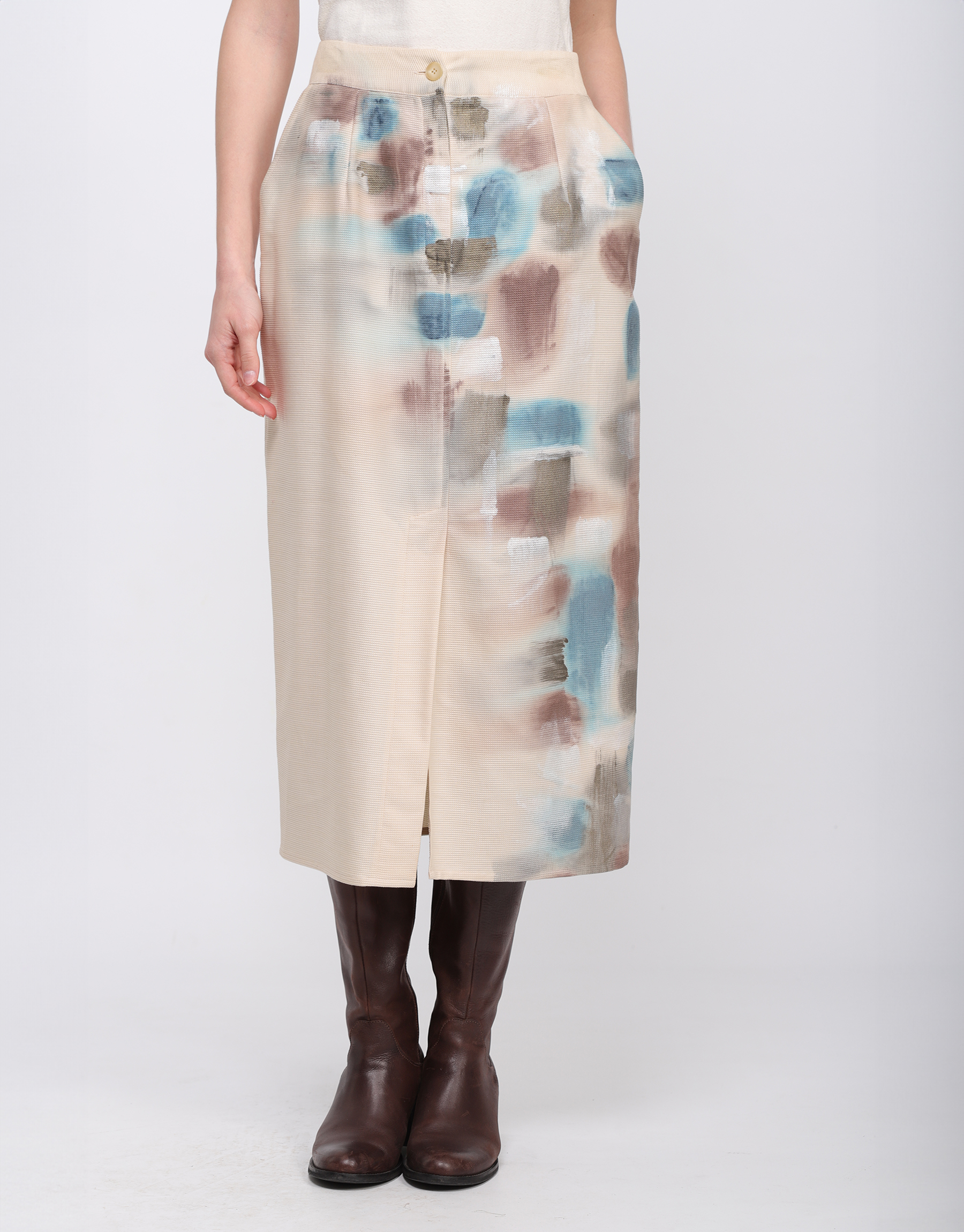 Long straight skirt painted in beige cotton piqué