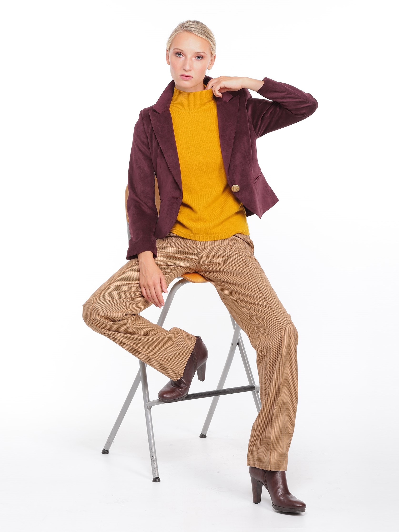 Short jacket in plum eco-suede 