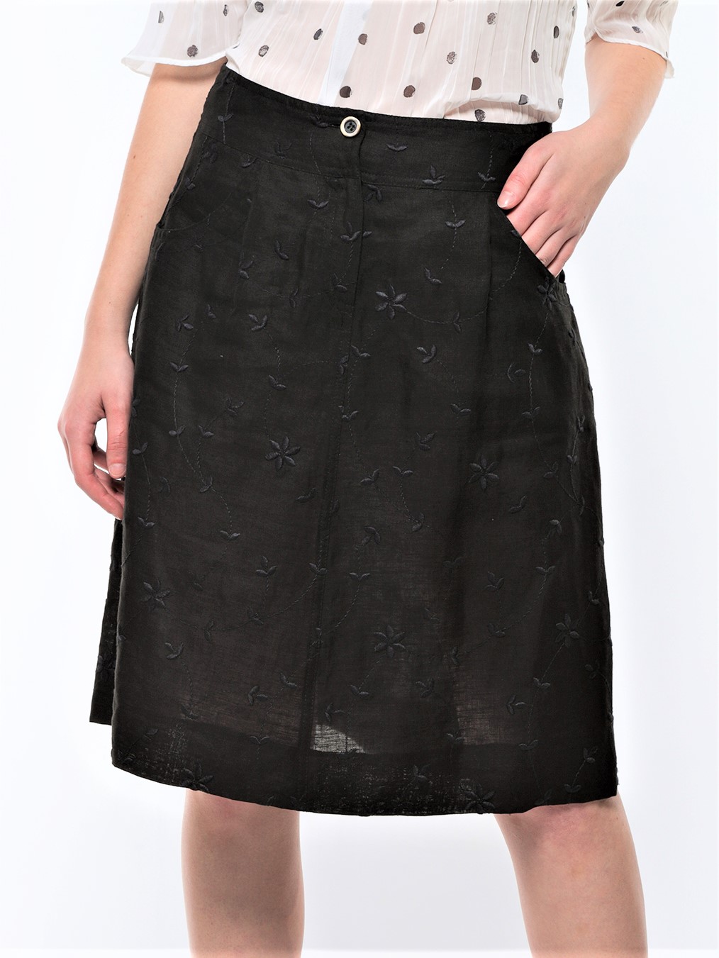 Summer skirt midi trapeze in black embroidered linen